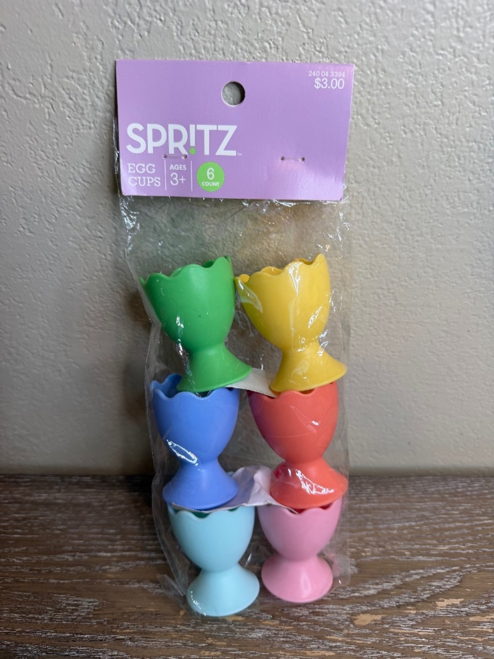 6pc nwt Rainbow Display Plastic Easter Egg Cups - Spritz